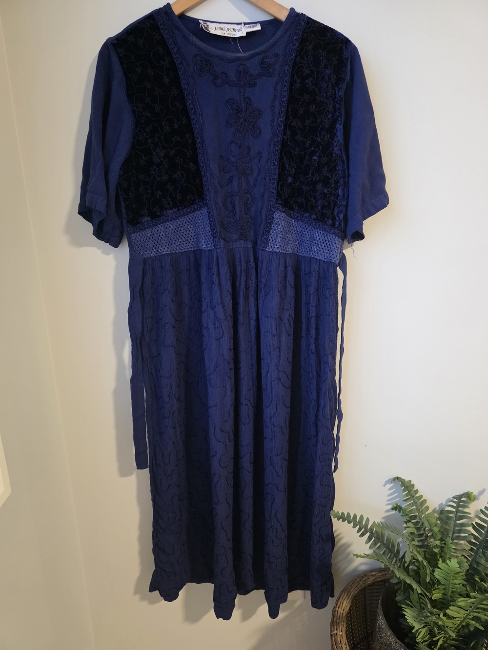 Jeune Jeunesse Blue Embroidered Rayon Midi Dress XL Boho Velvet Crochet Festival